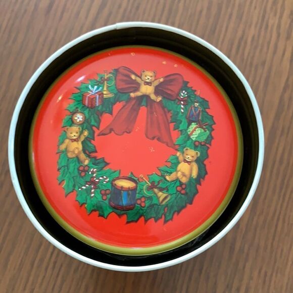 Vintage Set of 3 NWOT Christmas tins - Picture 6 of 8